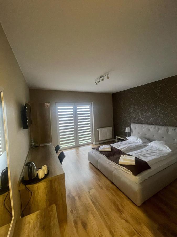 Hotel Pod Strzecha Kielce Kültér fotó