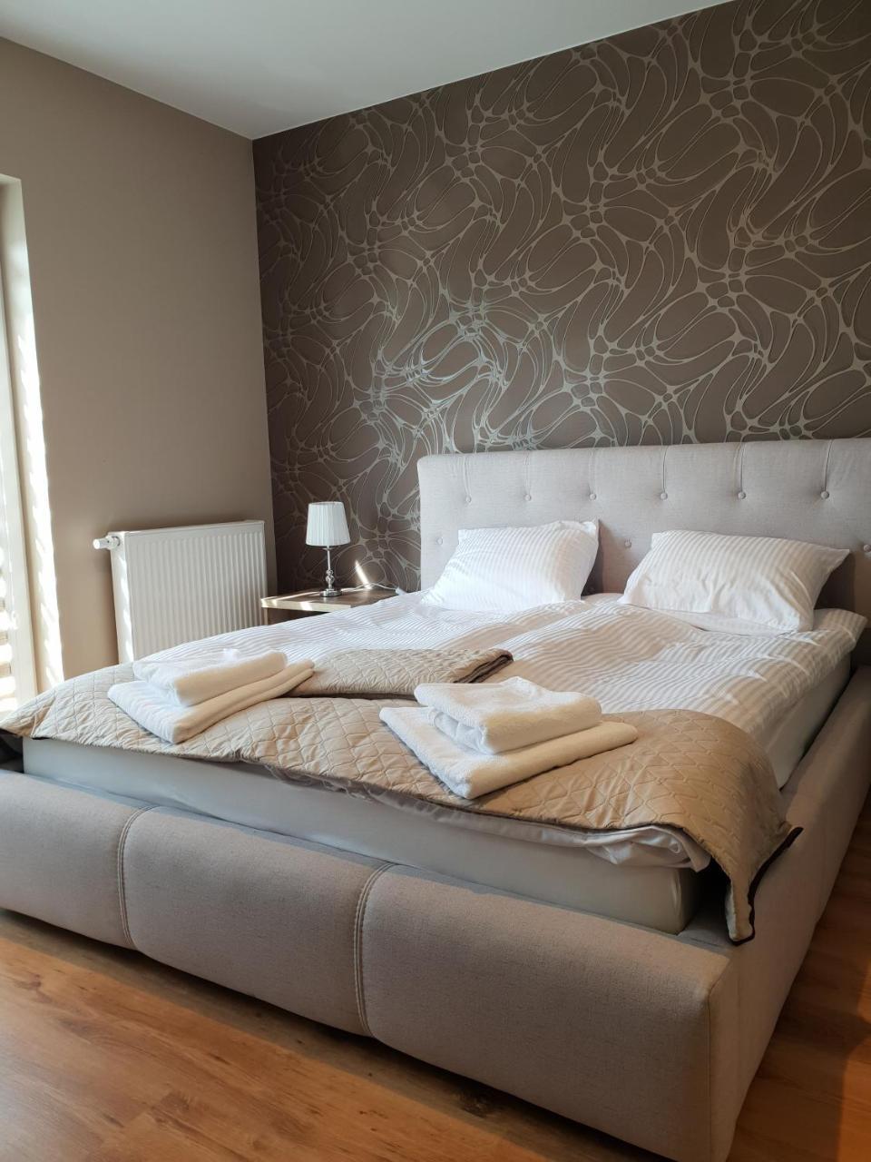 Hotel Pod Strzecha Kielce Kültér fotó