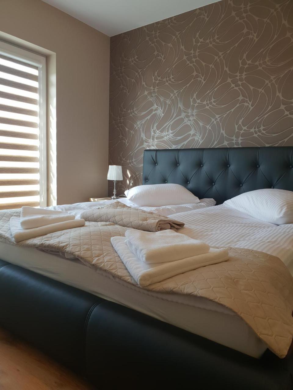 Hotel Pod Strzecha Kielce Kültér fotó