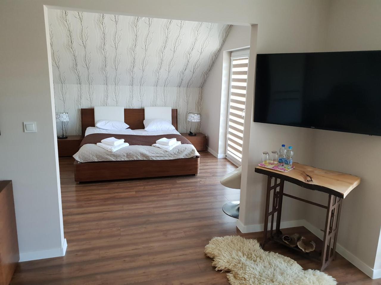 Hotel Pod Strzecha Kielce Kültér fotó